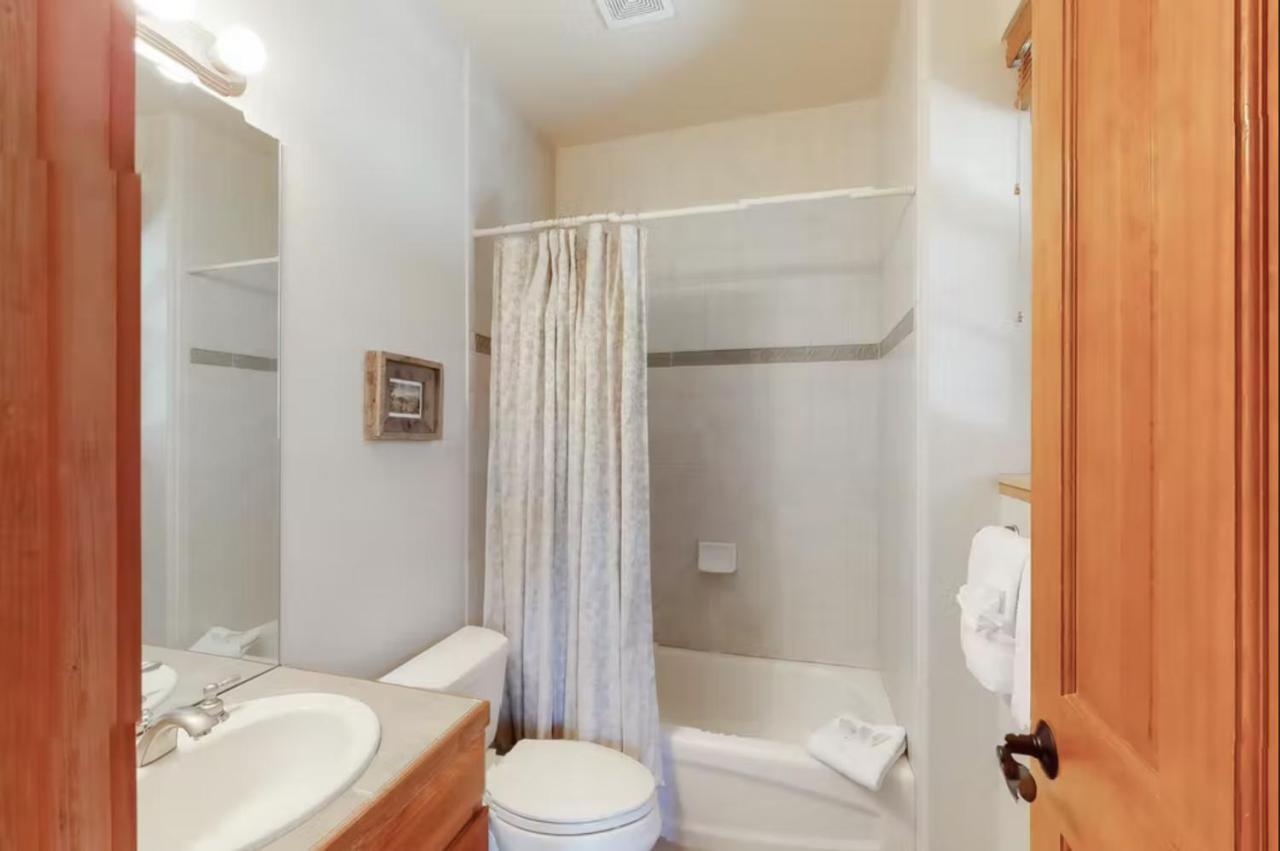 Luxury 305: Private Hot Tub & Scenic Views