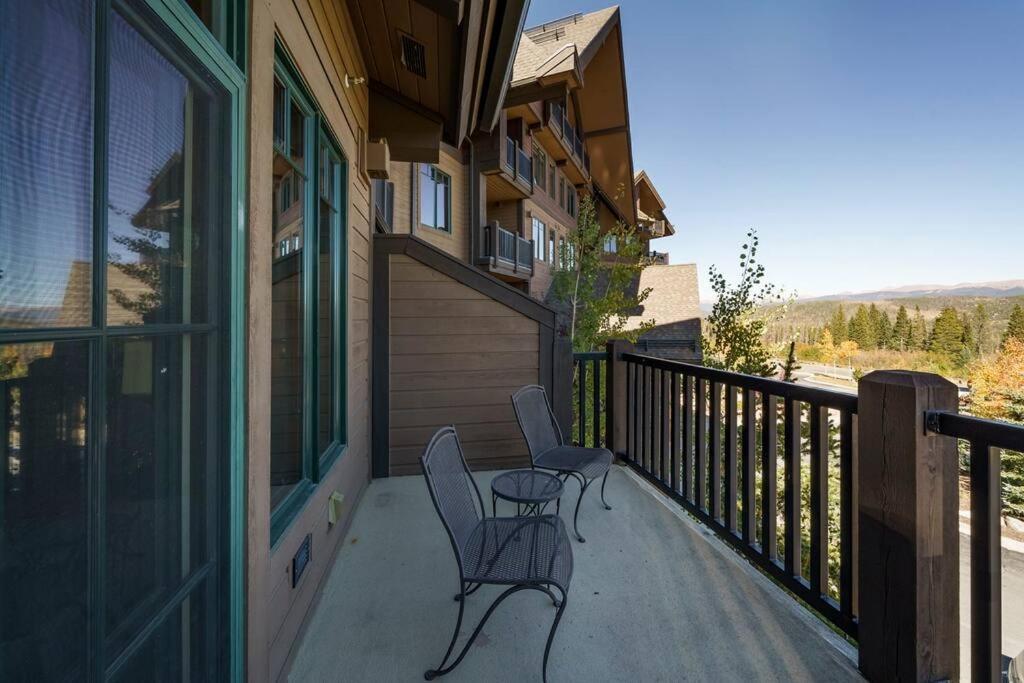 Crystal Peak 7 Paradise With Spectacular Views, Hot Tubs, And Gondola On-site!