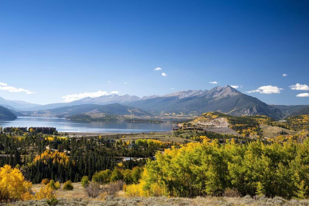 Apartment Crystal Peak 7 Paradise With Spectacular Views, Hot Tubs, And Gondola On-site! *