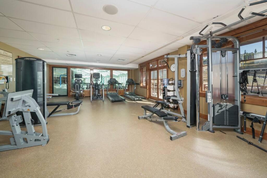 Apartment Crystal Peak 7 Paradise With Spectacular Views, Hot Tubs, And Gondola On-site! Breckenridge