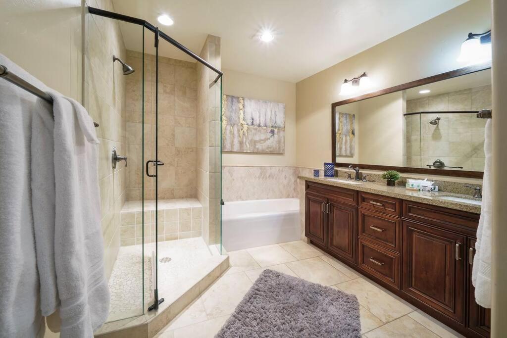 Crystal Peak 7 Paradise With Spectacular Views, Hot Tubs, And Gondola On-site! Apartment *