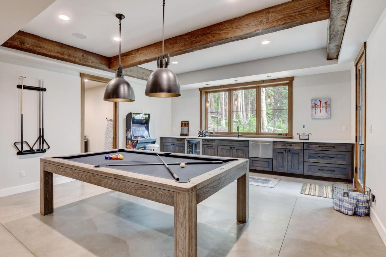 Alpine Luxury Chalet: Ski-in/out With Hot Tub & Activities * Winter Park