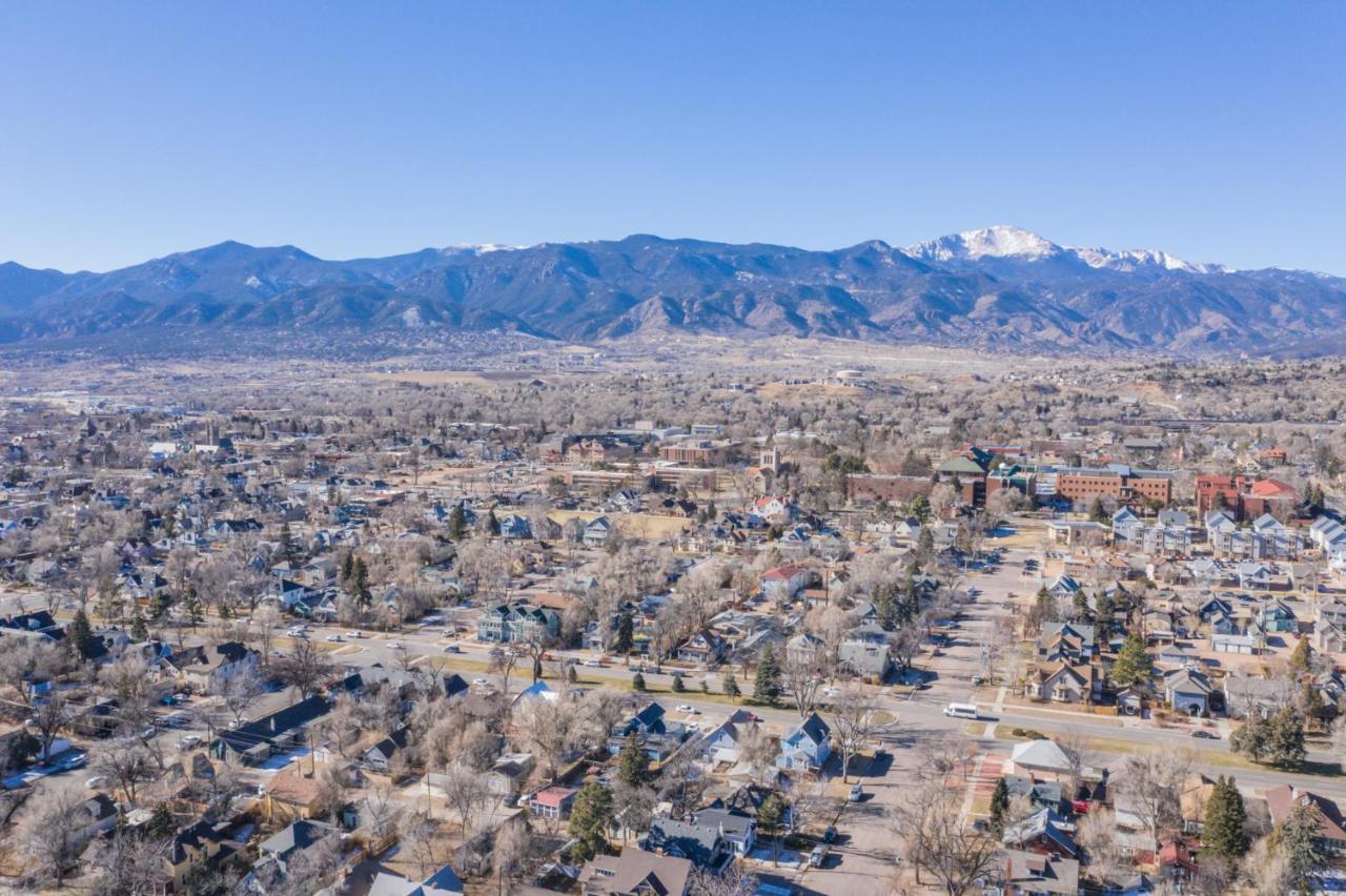 Casa de férias Victorian Charm With Hot Tub & Fire Pit Downtown Colorado Springs