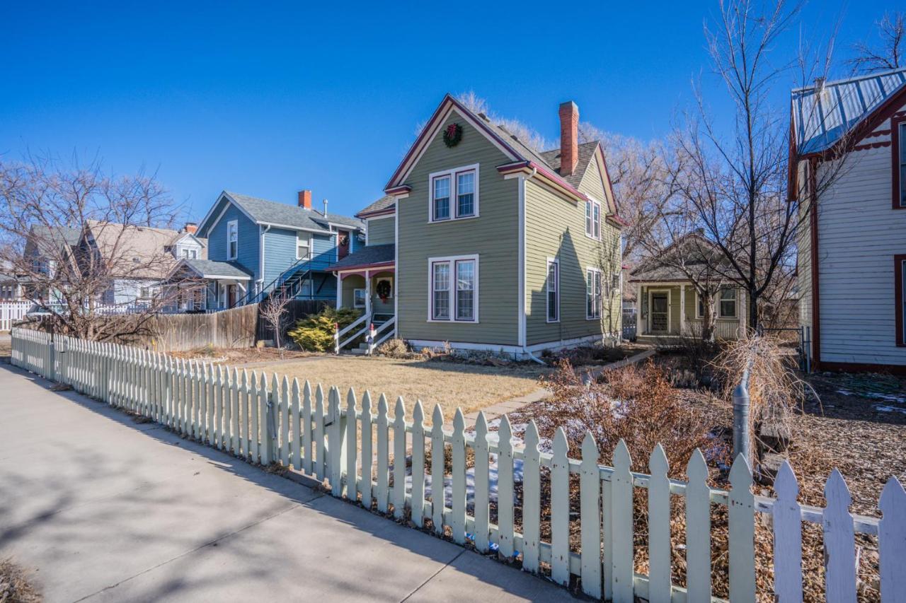 Casa de férias Victorian Charm With Hot Tub & Fire Pit Downtown