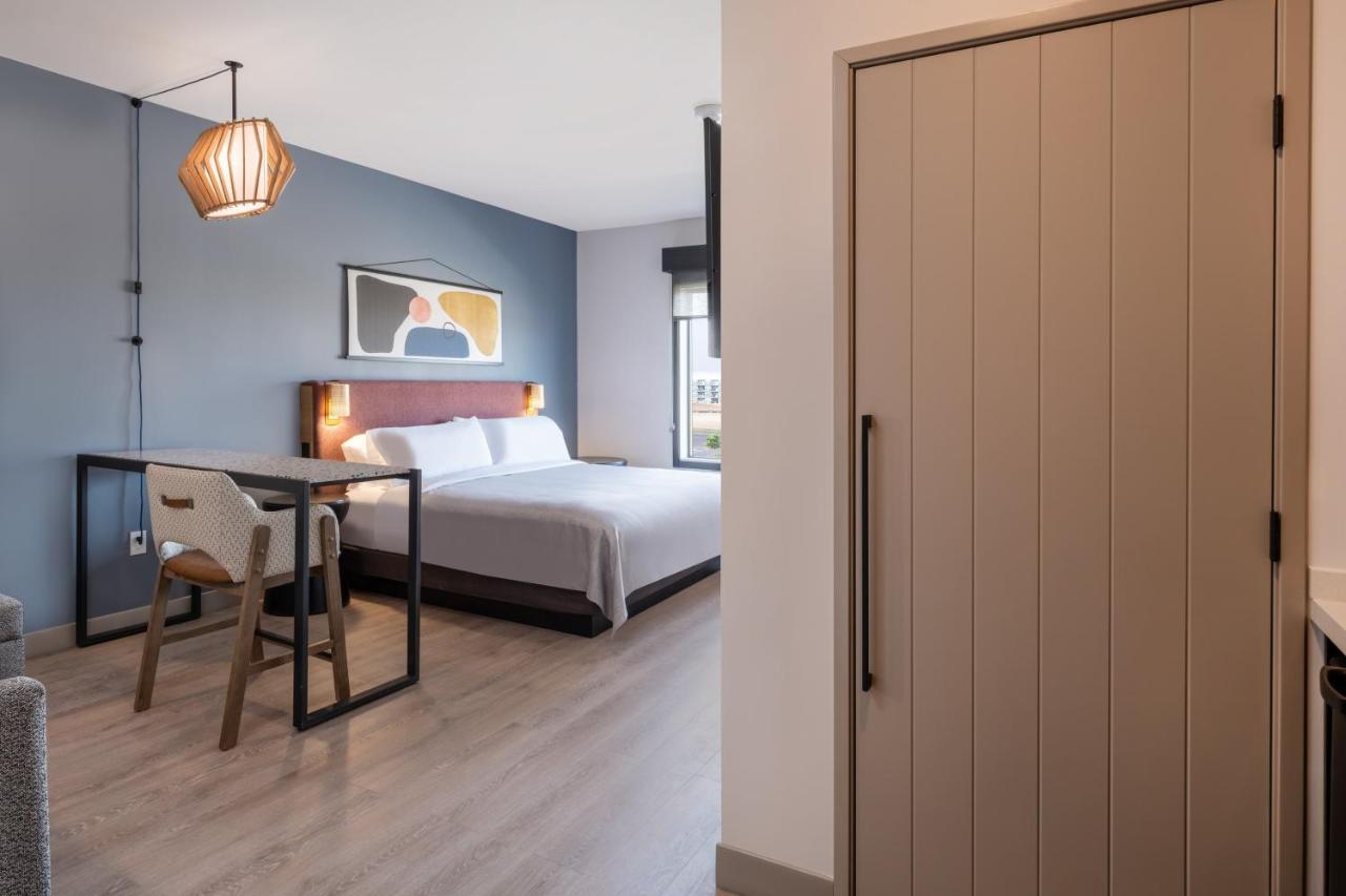Hotel Atwell - Airport Tower Road By Ihg 4*