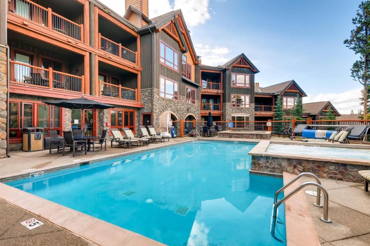 Luxury 3 Bedroom In, Out Mountain Vacation Just Steps From The Snowflake Lift Apartment