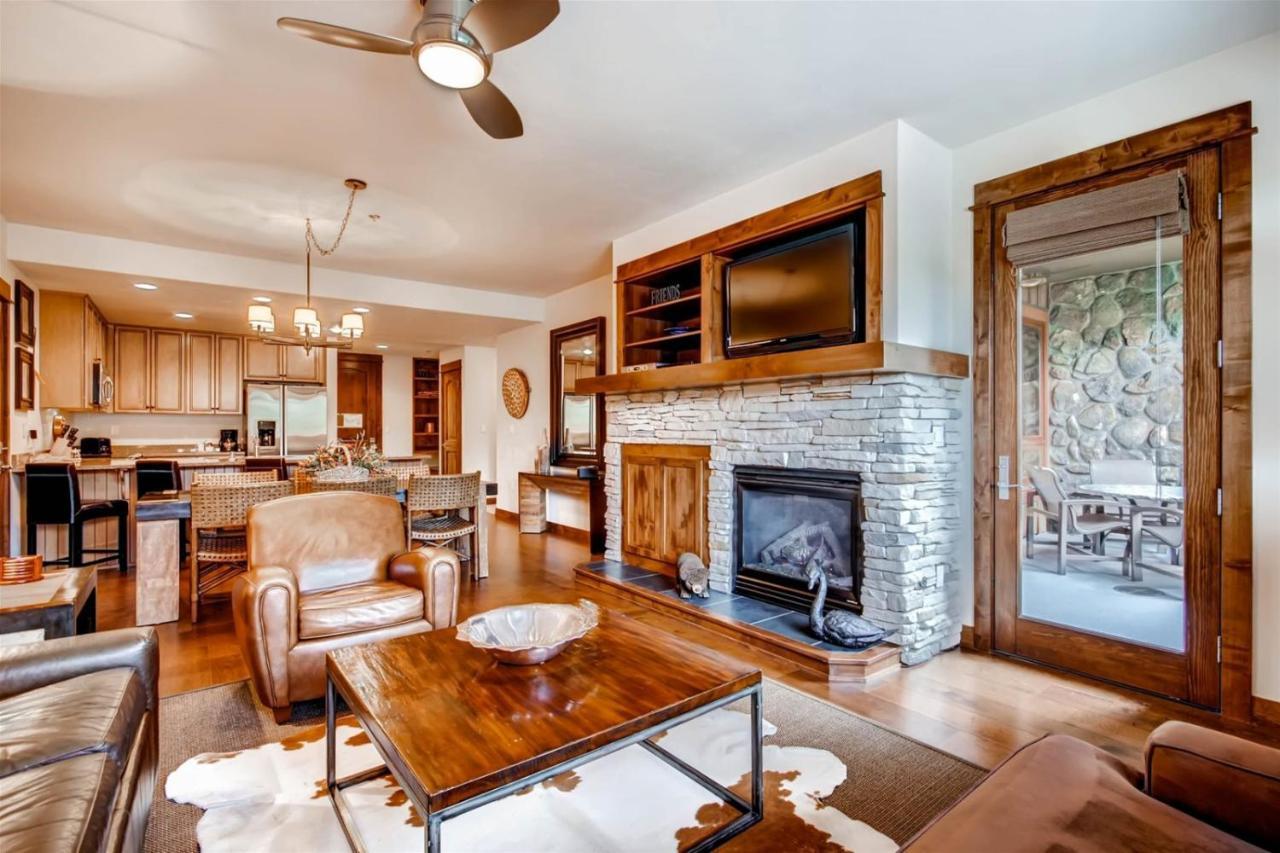 Apartment Luxury 3 Bedroom In, Out Mountain Vacation Just Steps From The Snowflake Lift *