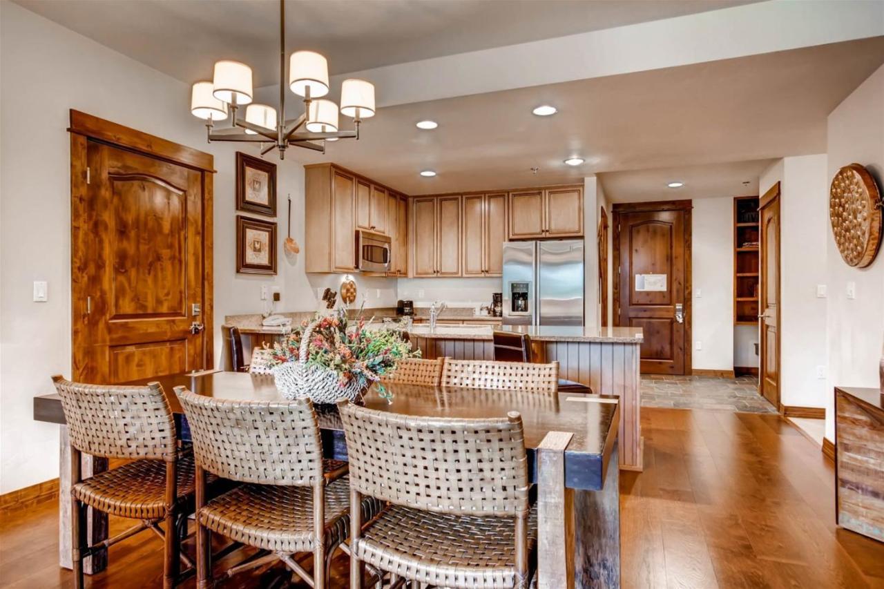 Apartment Luxury 3 Bedroom In, Out Mountain Vacation Just Steps From The Snowflake Lift *