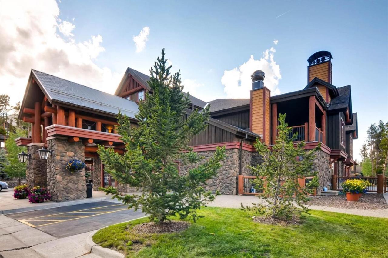 Luxury 3 Bedroom In, Out Mountain Vacation Just Steps From The Snowflake Lift Apartment