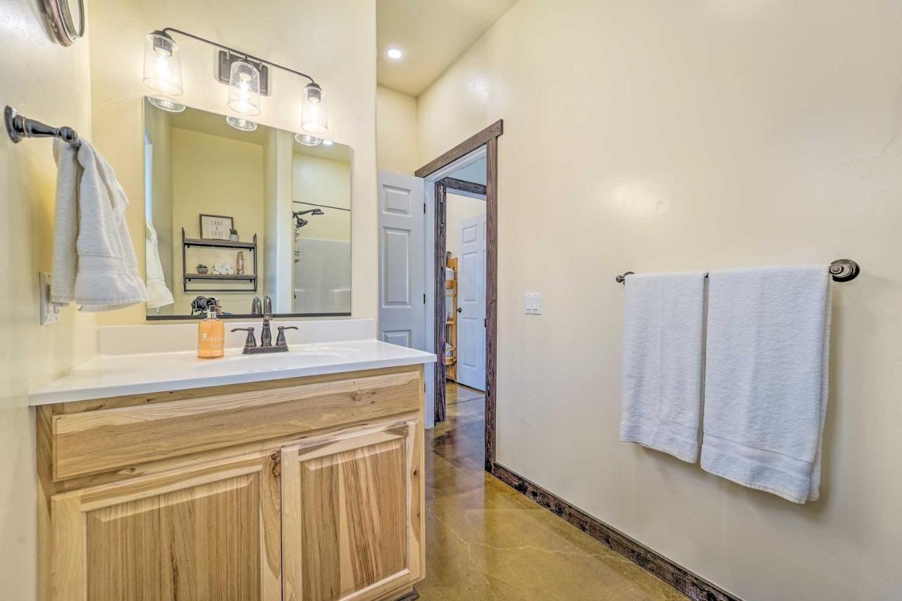 Serene With Patio And River Access! Dolores