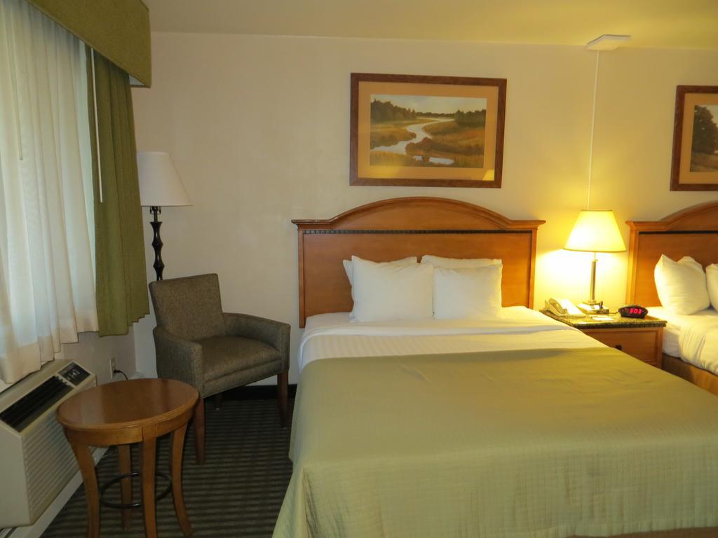 Baymont By Wyndham Motel