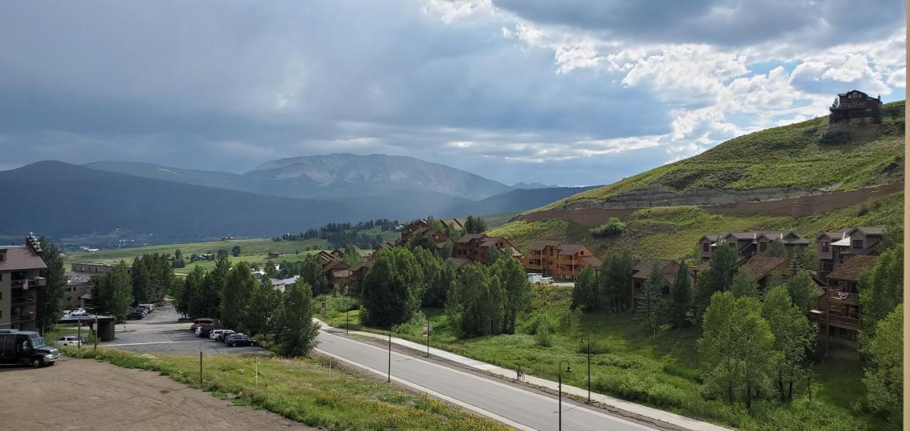 Mountain-contemporary 2 Bedroom