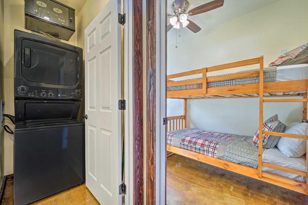 Serene With Patio And River Access! Holiday home Dolores