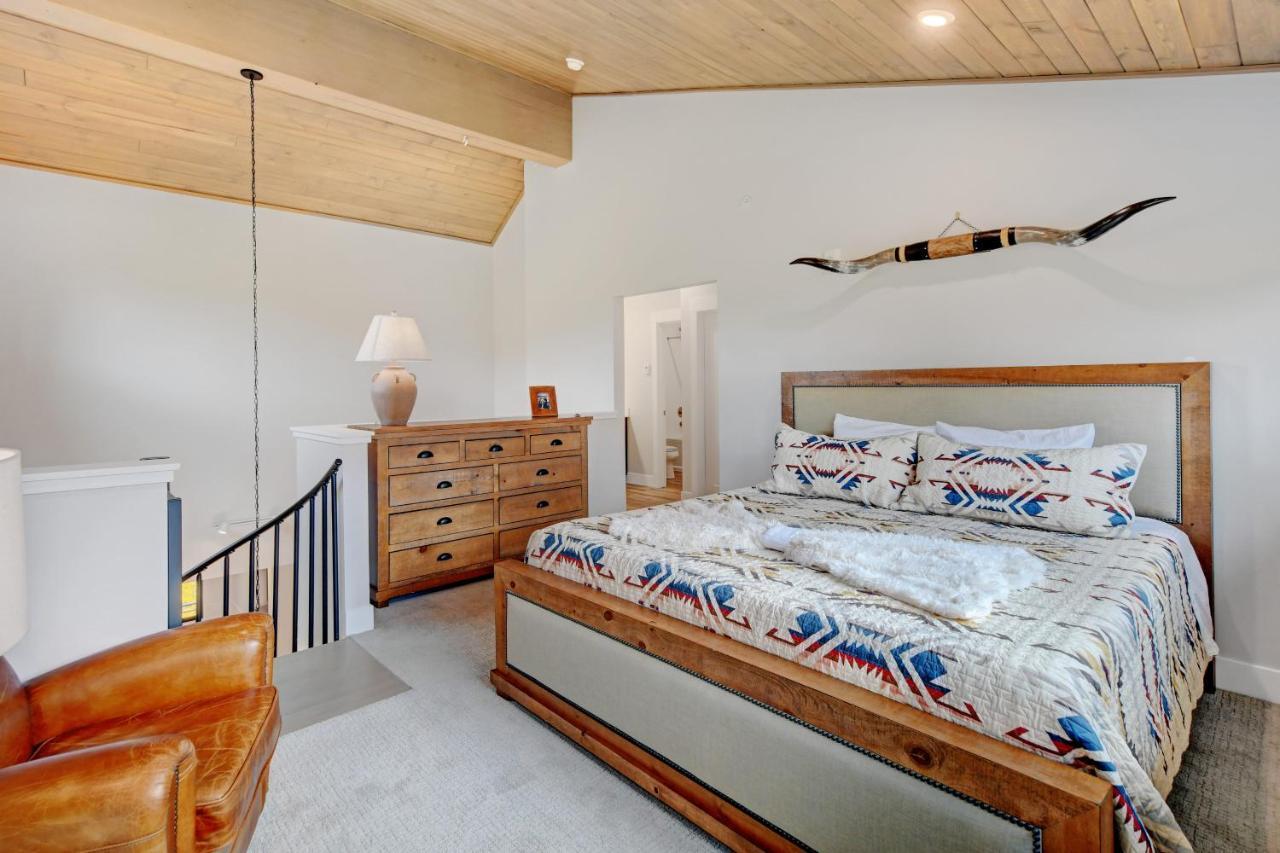 Luxury Penthouse #304: Panoramic Views & Complimentary Activities Holiday home *