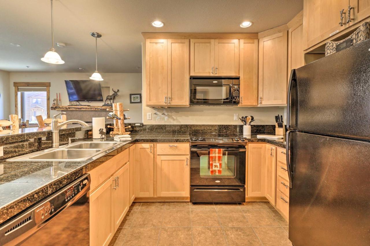 Peaceful With Patio - By Hiking Trails! Apartment