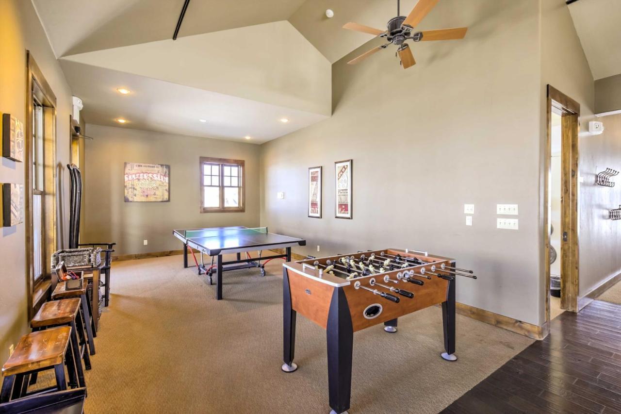Apartment With Mtn Views And Ski-inandski-out Access!