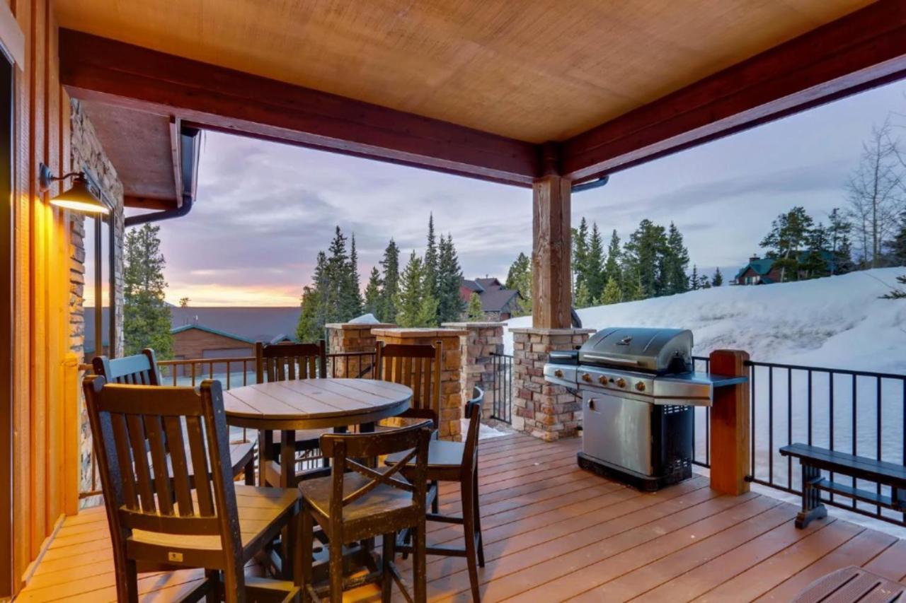 Warm And Luxurious, Spectacular Views, En-suites, Hot Tub, Shuffle Board, Arcade Machine!! Holiday home *