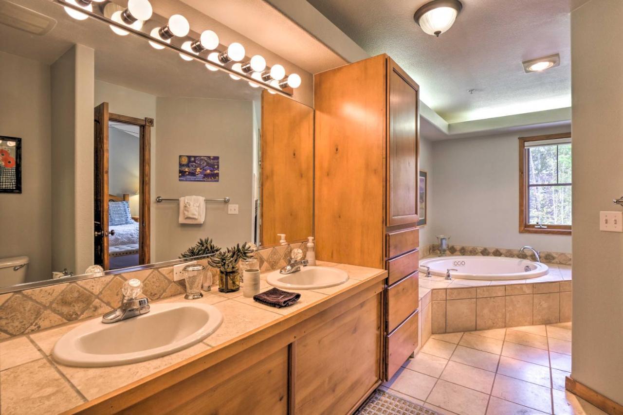 Updated Breck With Mtn Views Walk To Lift Apartment