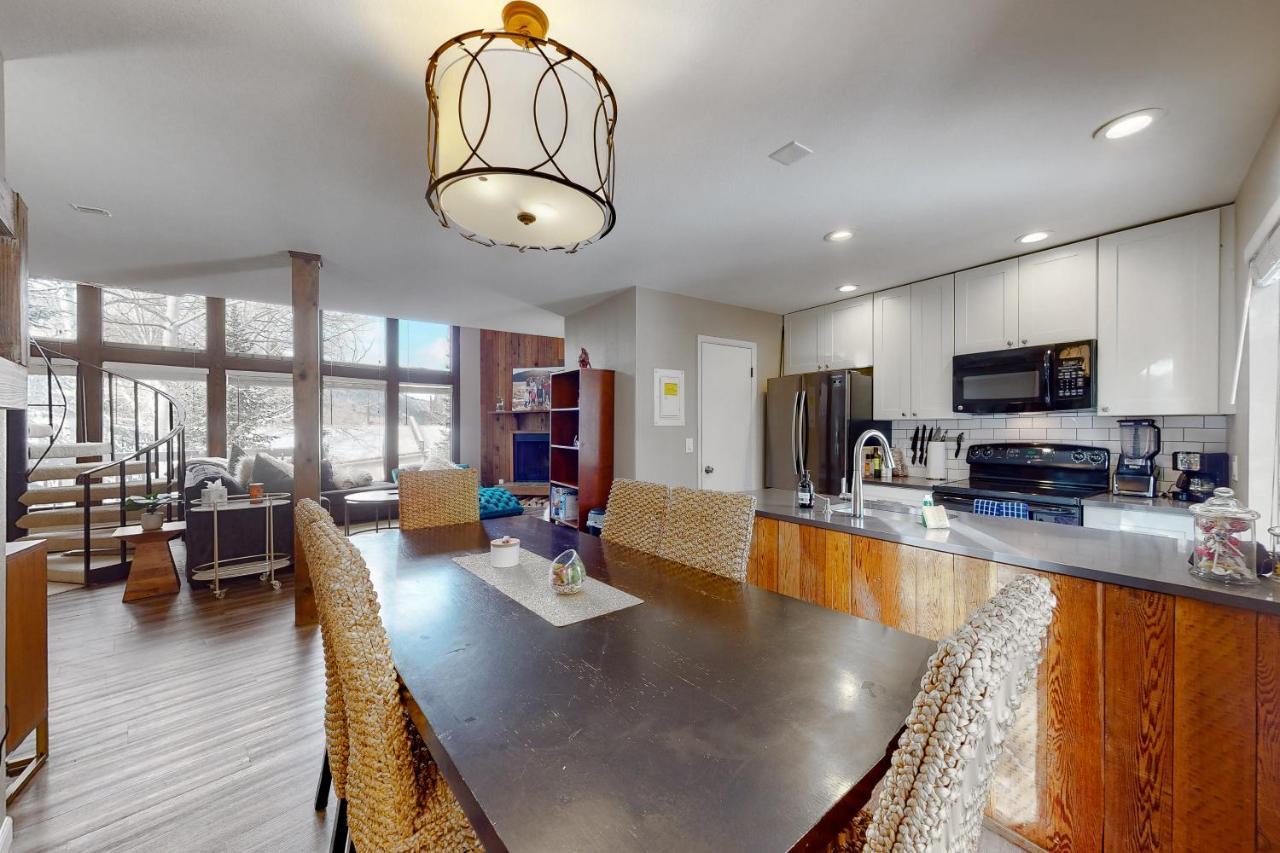 Mountainside Oasis Apartment *