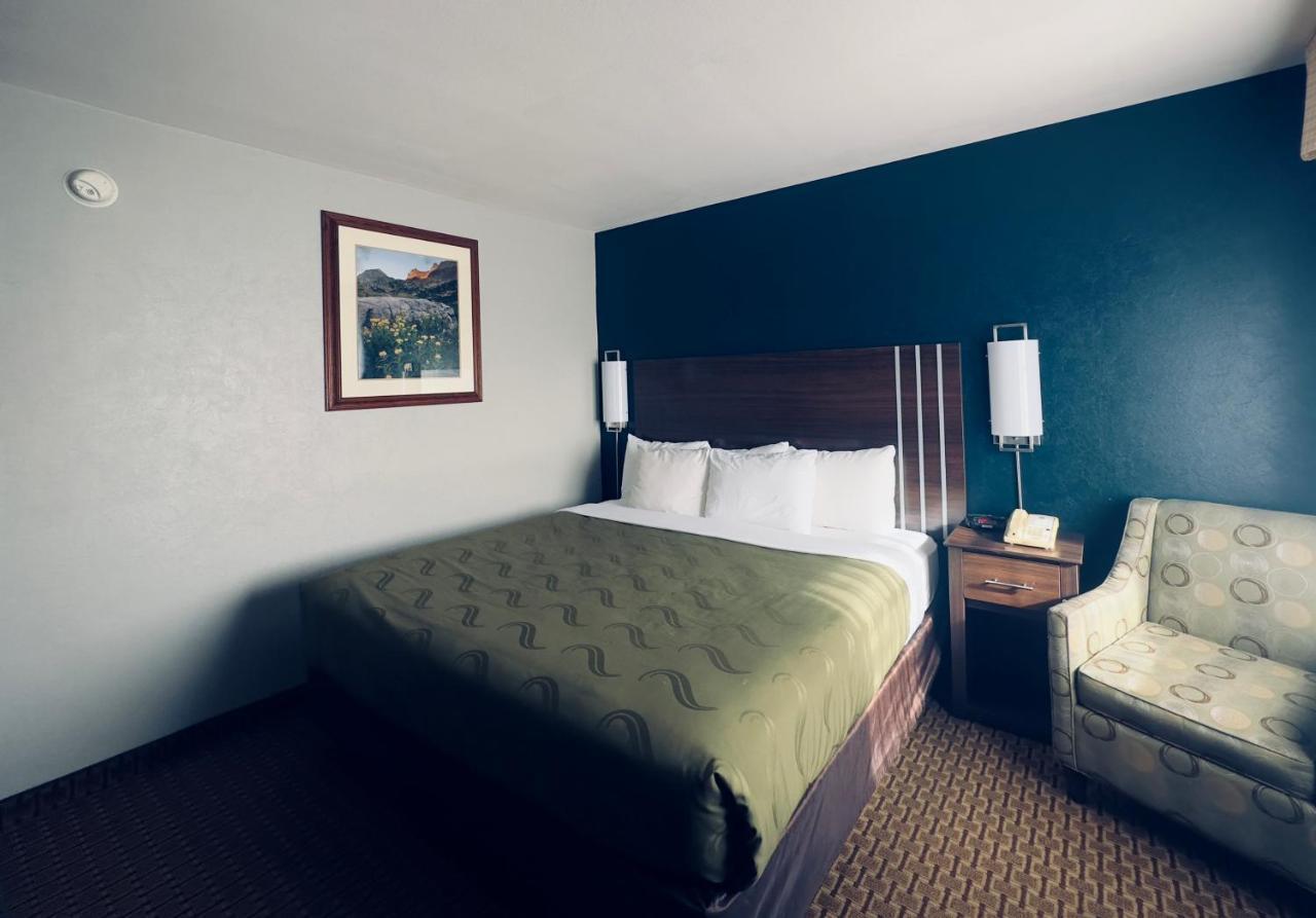 Quality Inn 2*