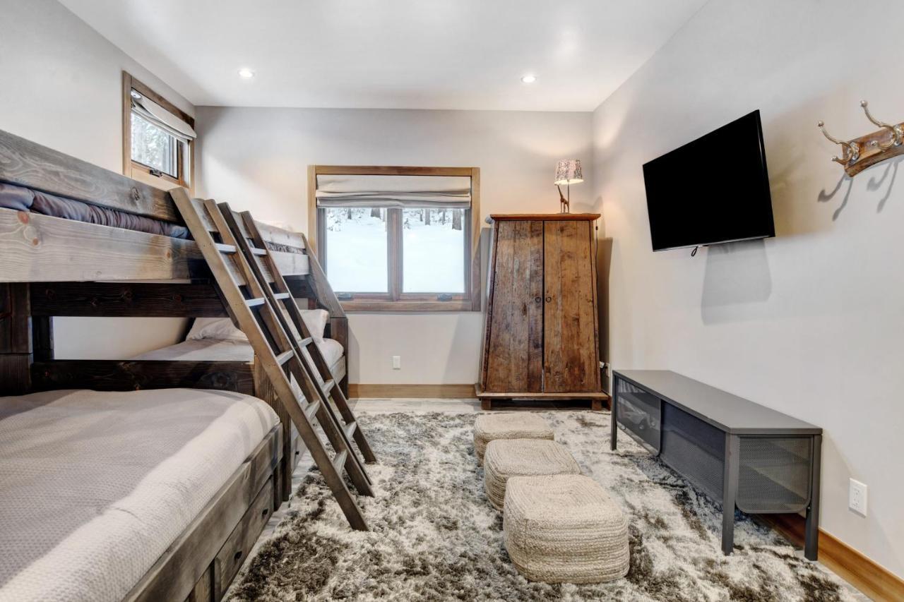 Ski-in-ski-out Chalet: Luxury Hot Tub Retreat With Mountain Views *
