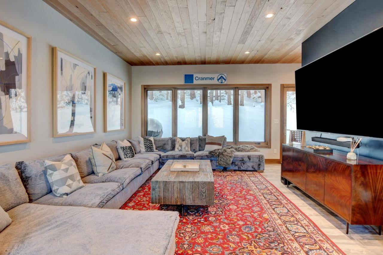 Ski-in-ski-out Chalet: Luxury Hot Tub Retreat With Mountain Views *