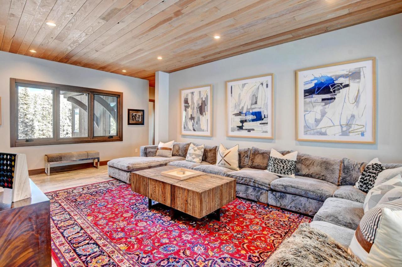 Ski-in-ski-out Chalet: Luxury Hot Tub Retreat With Mountain Views *