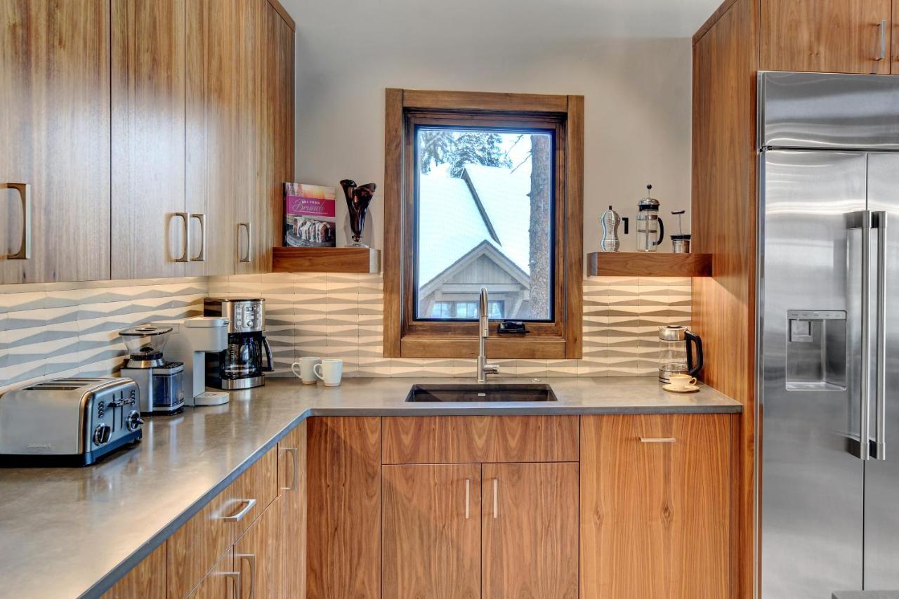 Ski-in-ski-out Chalet: Luxury Hot Tub Retreat With Mountain Views Holiday home Winter Park
