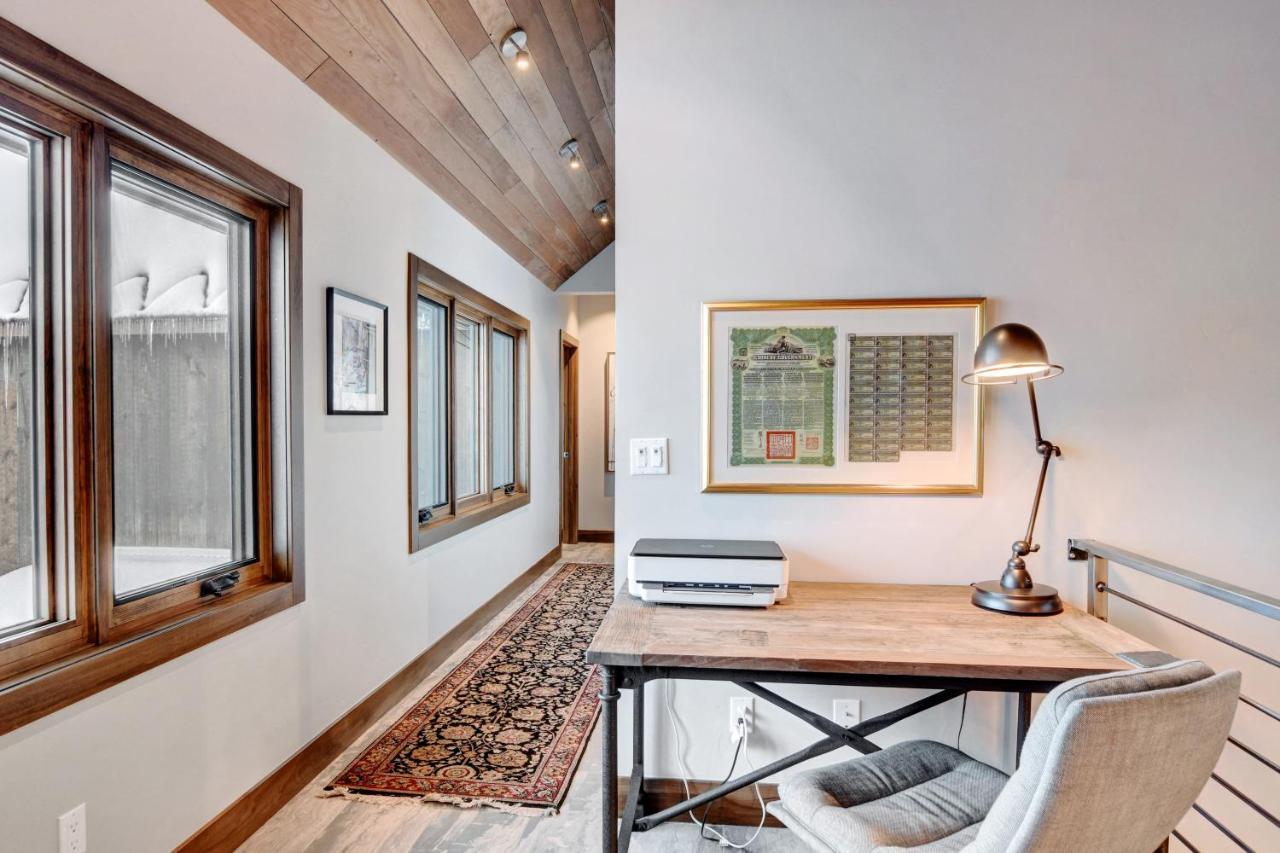 Ski-in-ski-out Chalet: Luxury Hot Tub Retreat With Mountain Views Winter Park