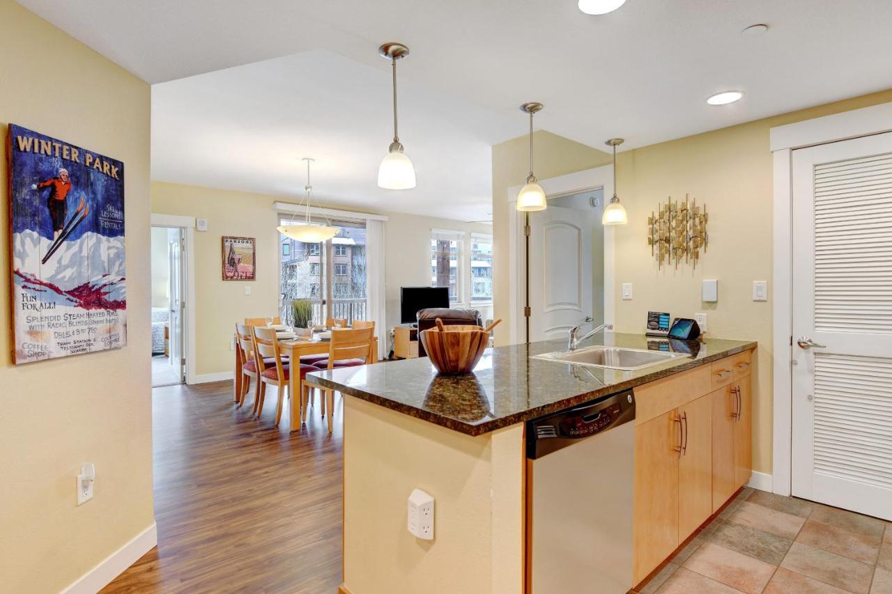 Ski In-out Luxury Condo: Mountain Views & Hot Tub Retreat Winter Park