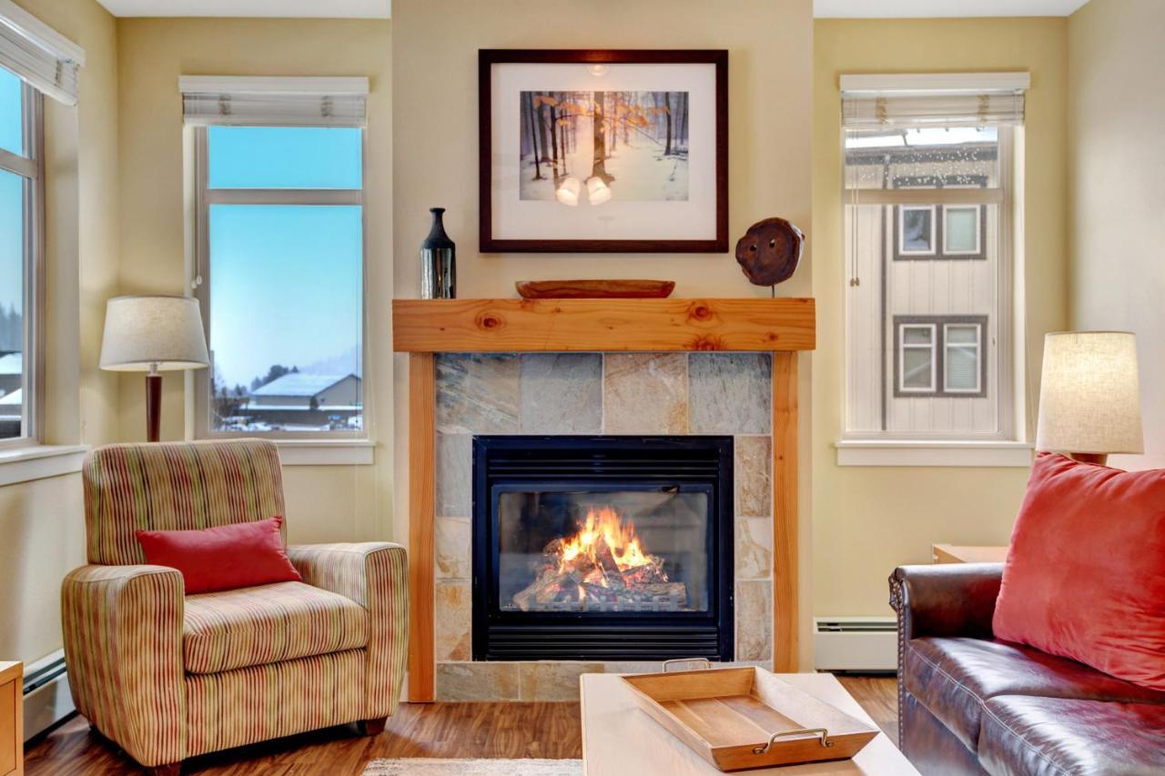 Ski In-out Luxury Condo: Mountain Views & Hot Tub Retreat Winter Park