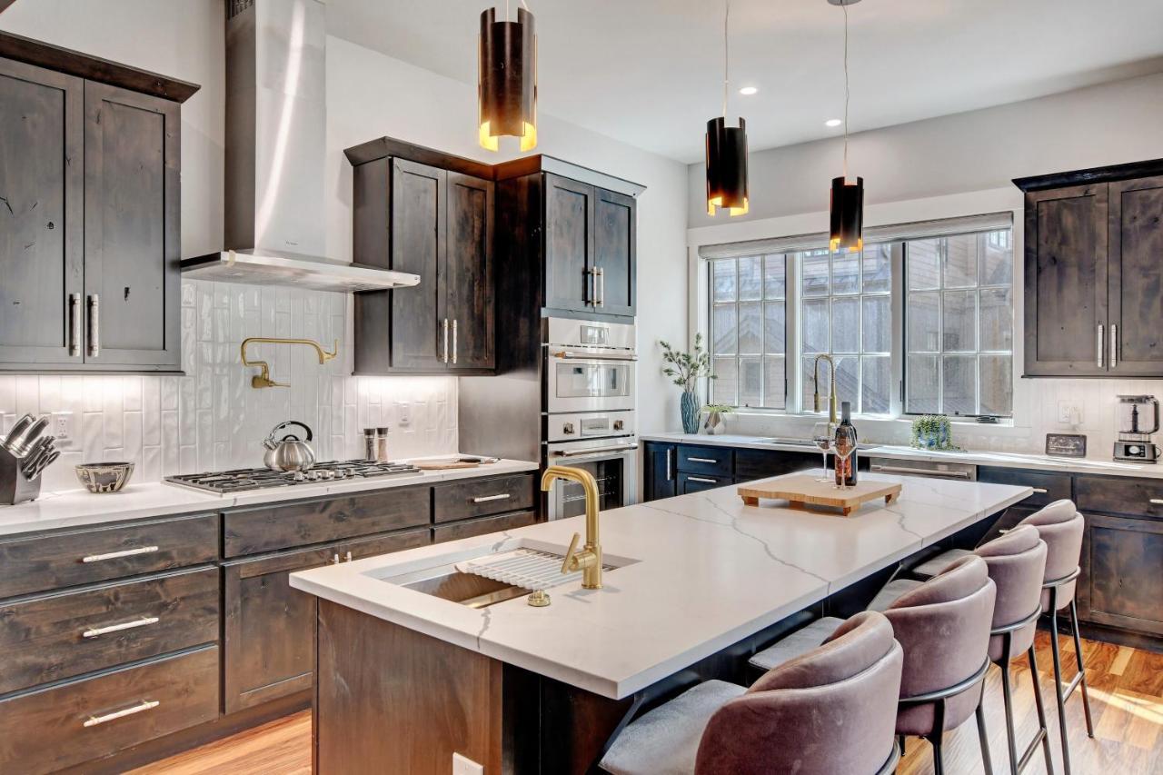 Riverside Luxury Villa: Rooftop Oasis With Activity Perks Winter Park