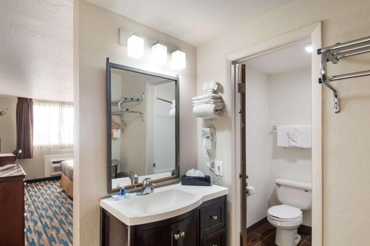 Rodeway Morgan Inn