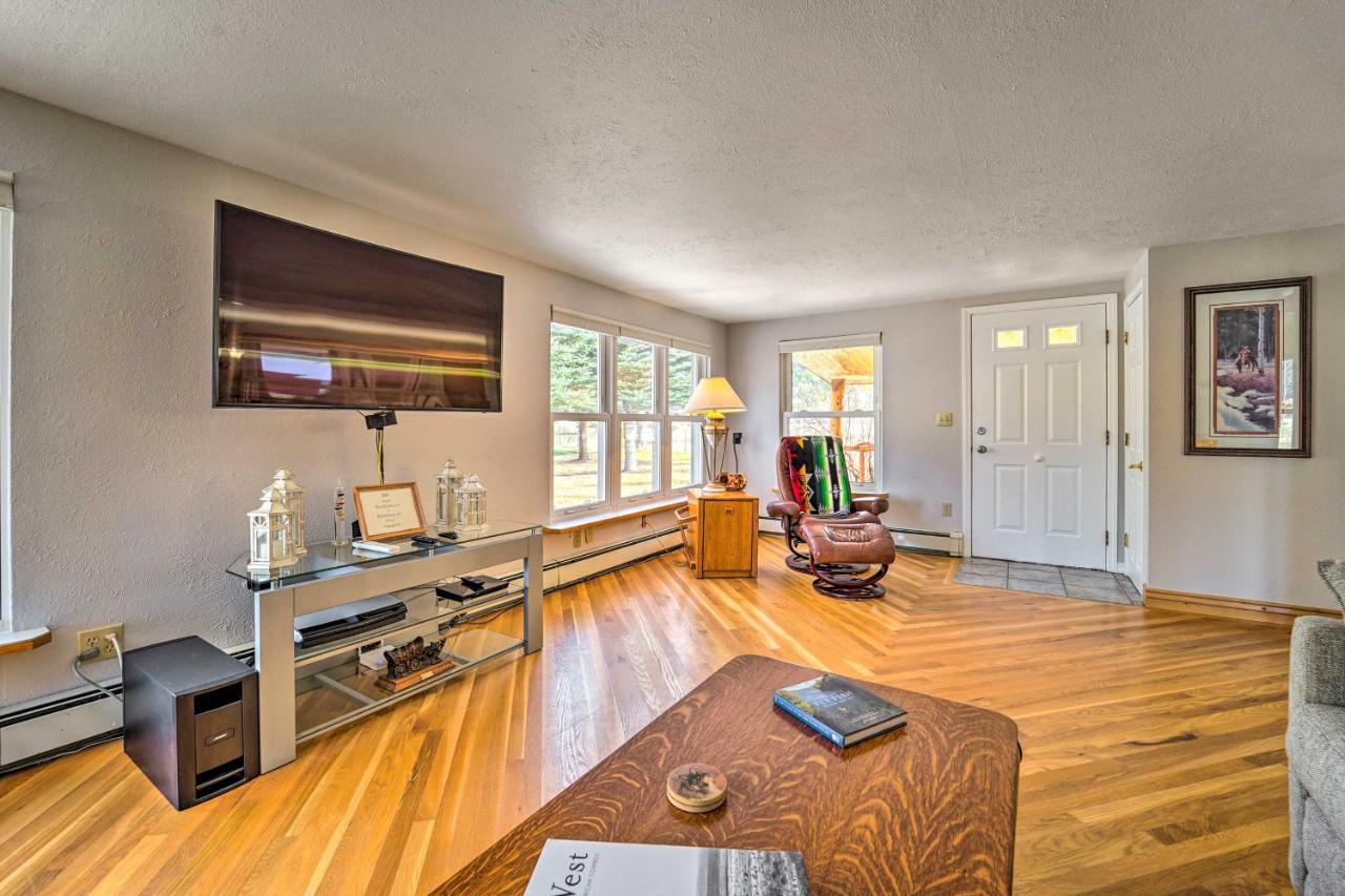 Holiday home Ranch With Hot Tub And 1-acre Yard! *