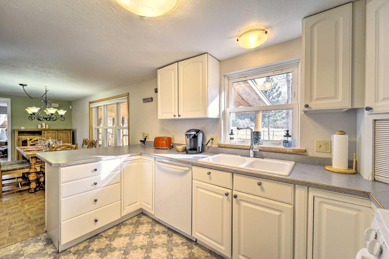 Ranch With Hot Tub And 1-acre Yard! * Dolores
