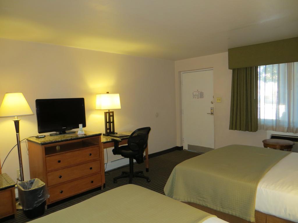 Motel Baymont By Wyndham 3*