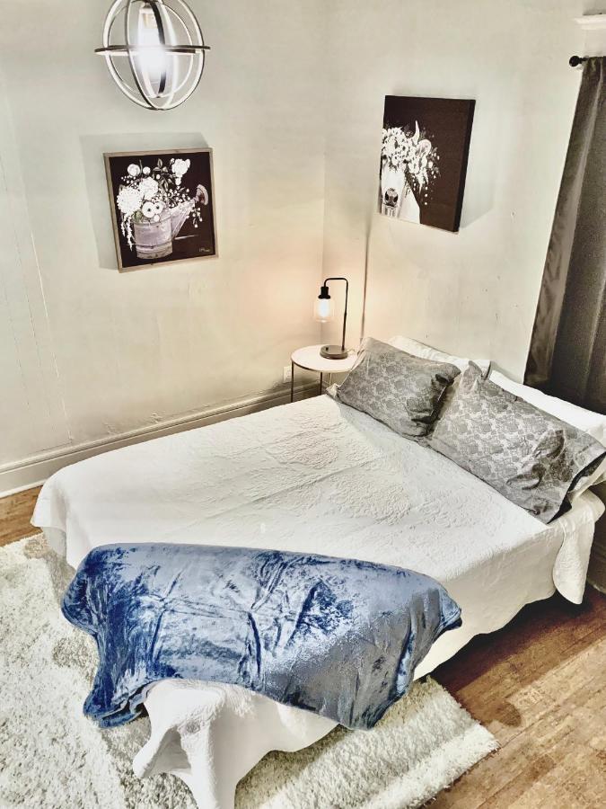 Holiday home Newly Renovated Cozy Minutes From Broadmoor And Downtown Colorado Springs