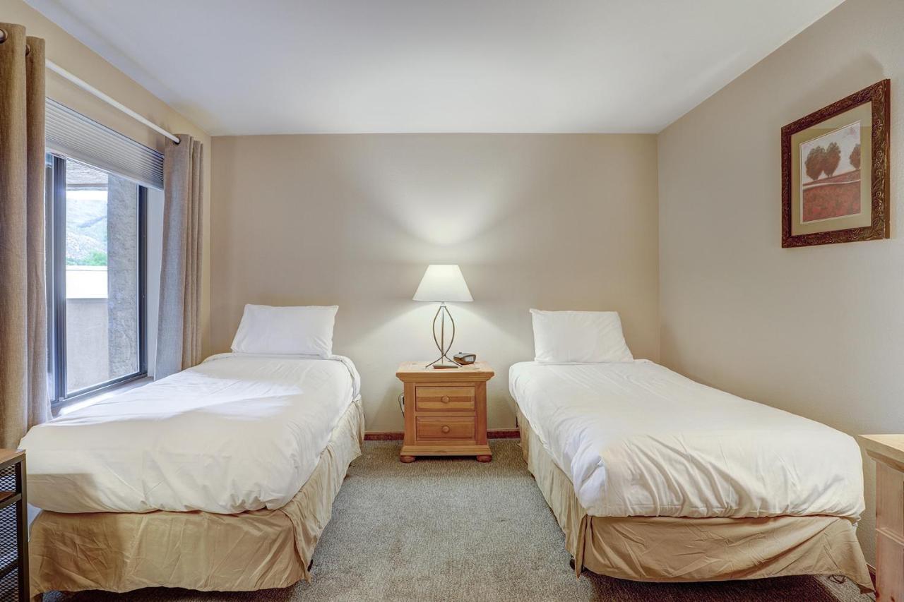 Lodge Seasons At *