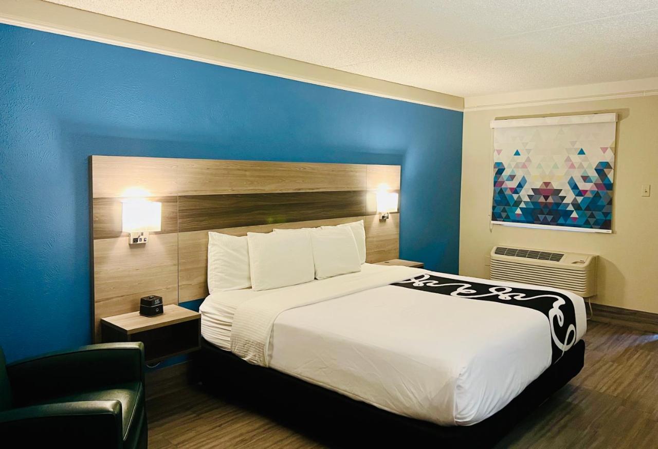 La Quinta By Wyndham Denver Hotel