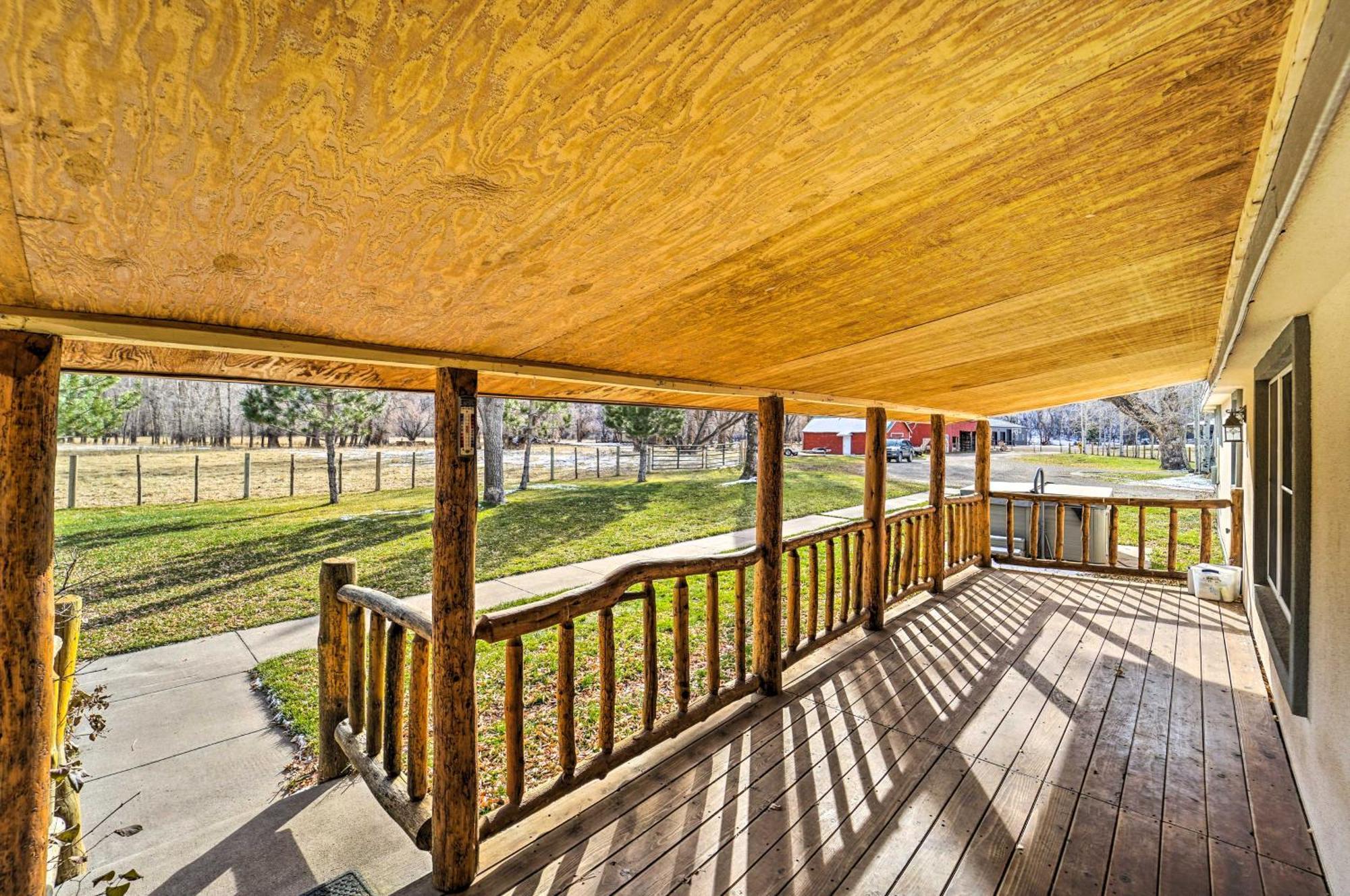 Ranch With Hot Tub And 1-acre Yard! Dolores