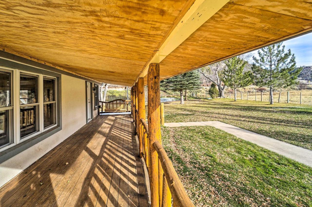 Ranch With Hot Tub And 1-acre Yard! Holiday home