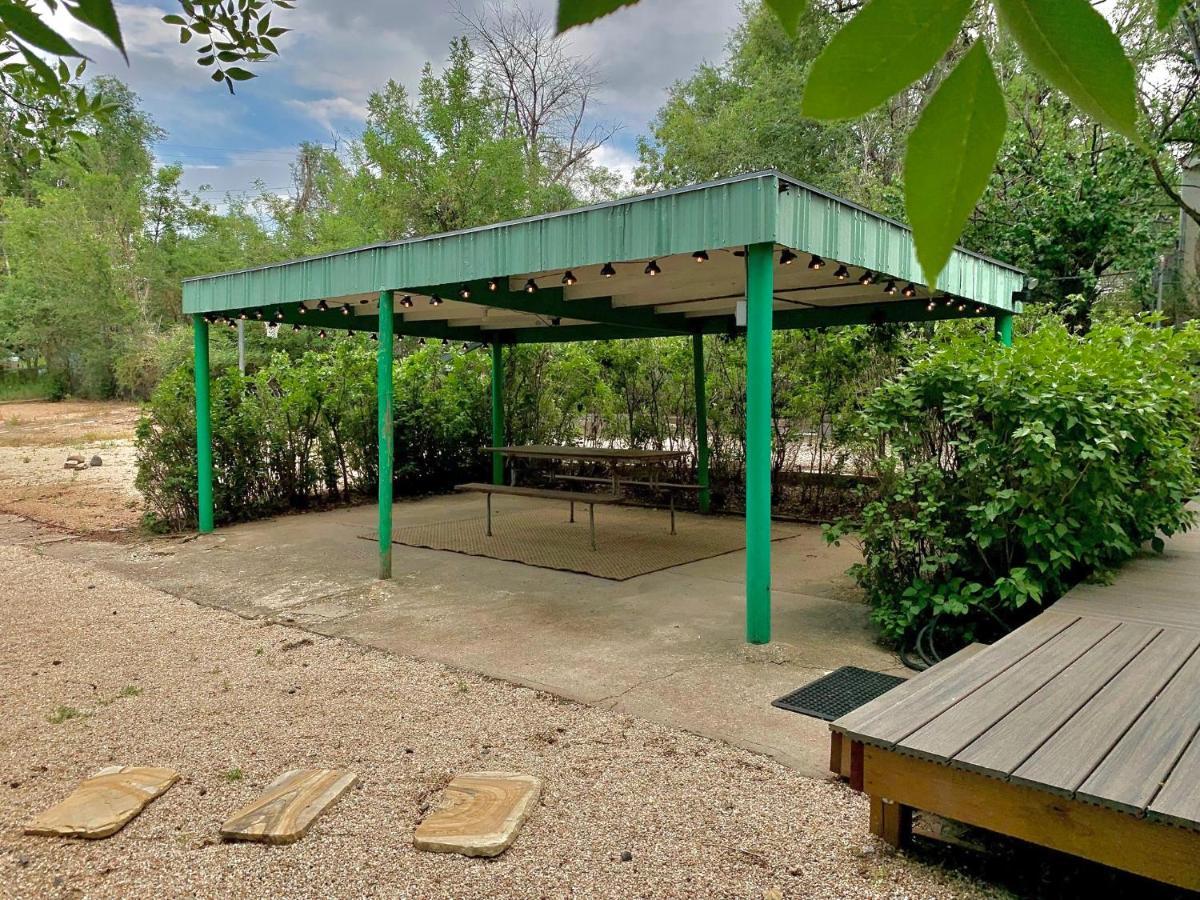 Newly Renovated Cozy Minutes From Broadmoor And Downtown Holiday home *