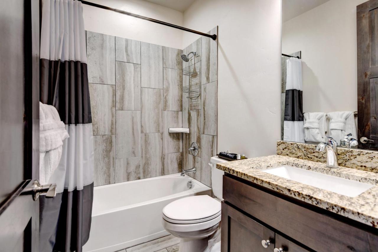 New Luxury #262 With Rooftop Hot Tub & Great Views - 500 Dollars Of Free Activities & Equipment Daily Casa de férias *