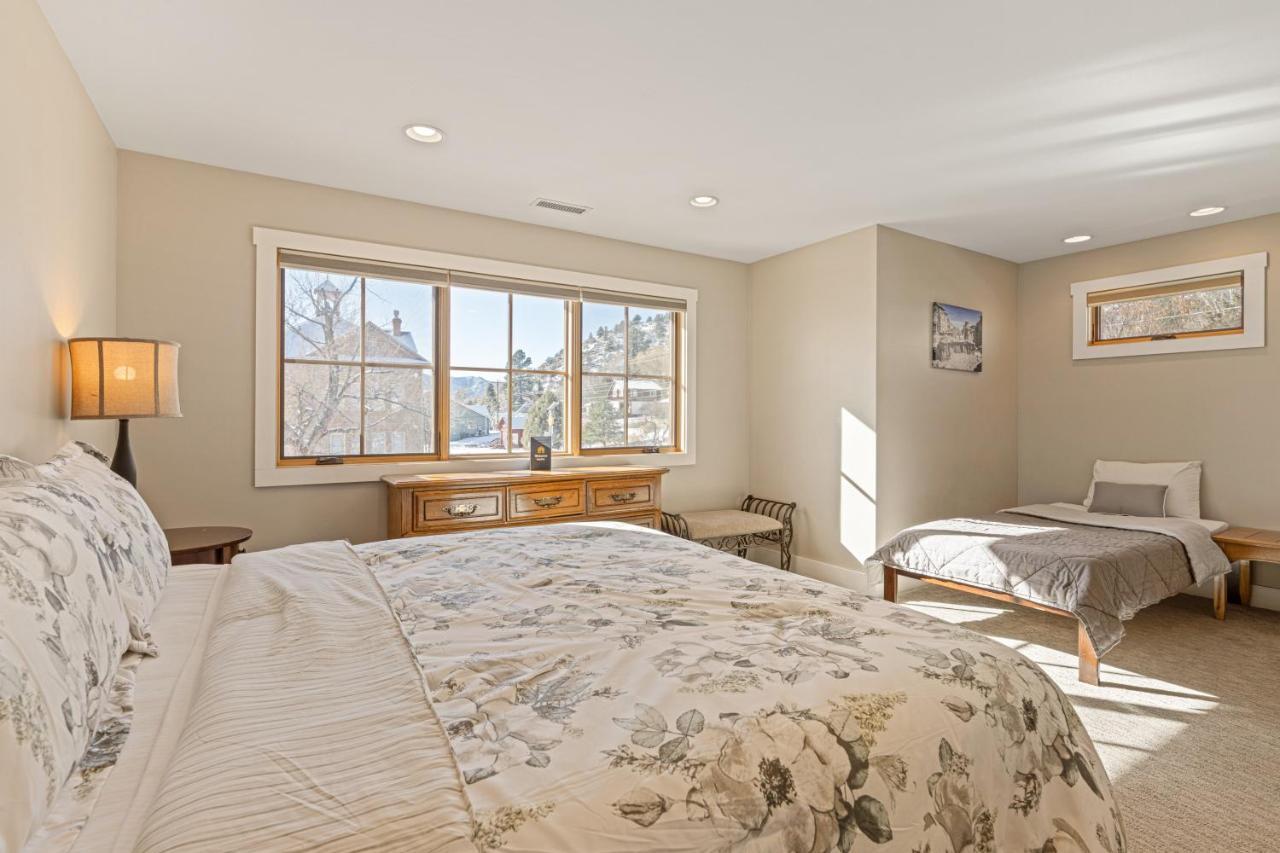 Deluxe Townhome *