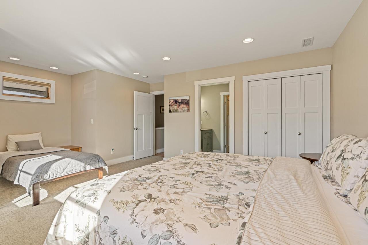 Deluxe Townhome *