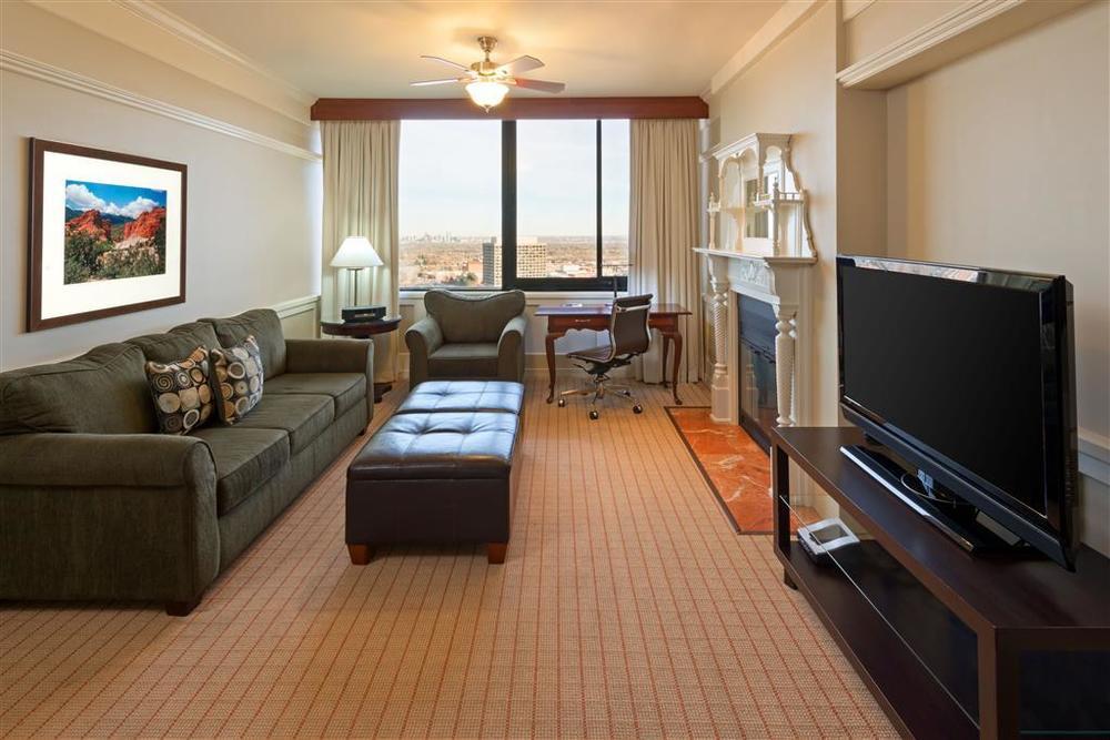 Sheraton Denver West 3*