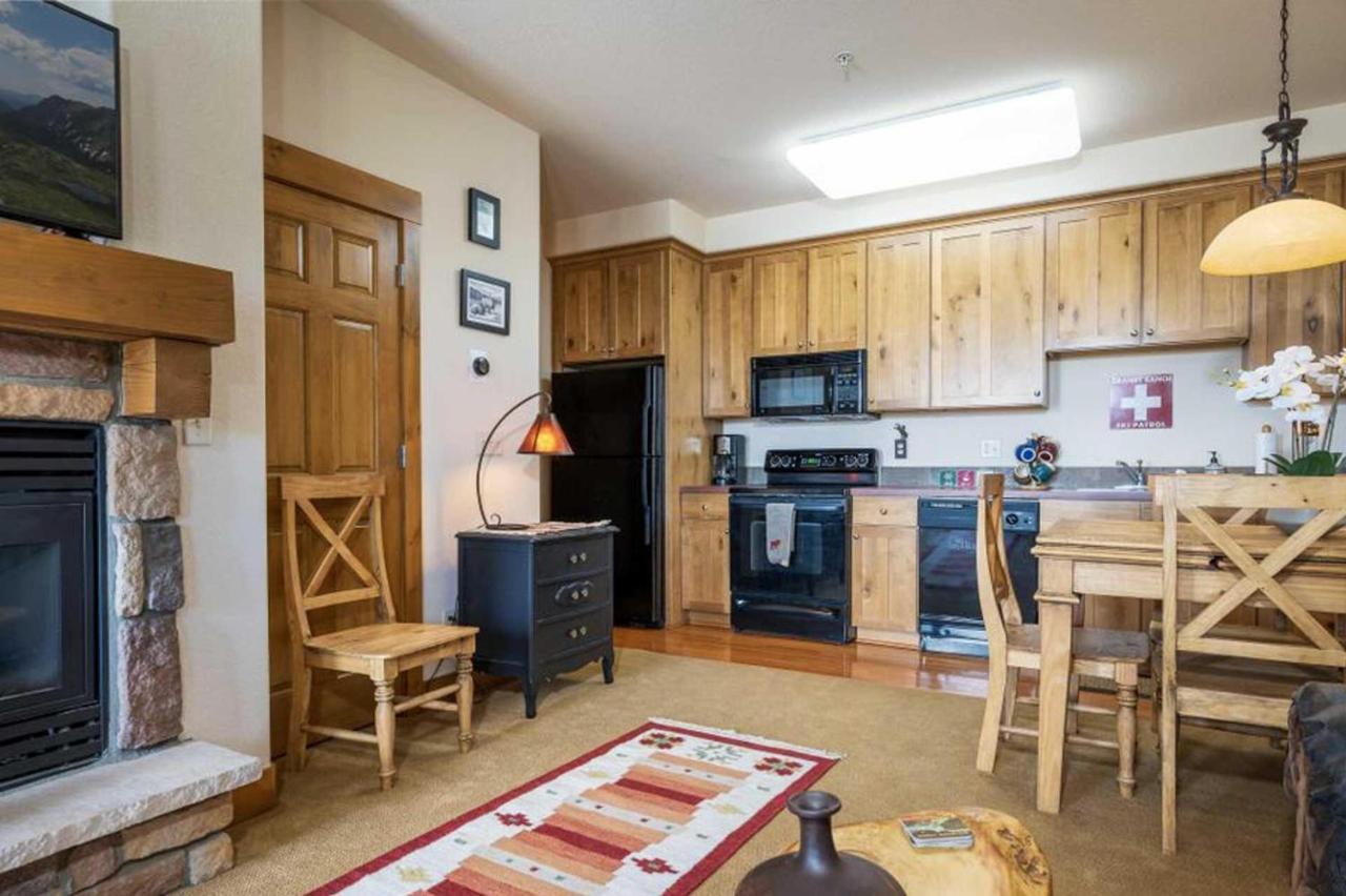 Kicking Horse 6102 Holiday home