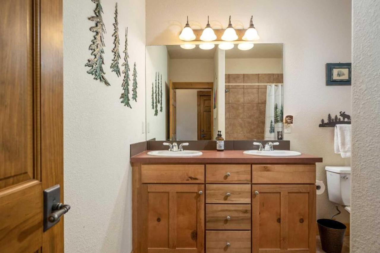 Kicking Horse 6102 Holiday home *