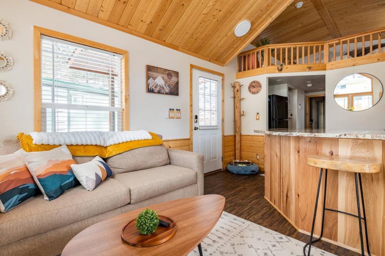 Tiny Haven Spacious Feel, Bbq & Peak Views Apartment