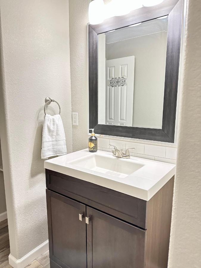 Stylish & Comfy Getaway In Homestay Pueblo West